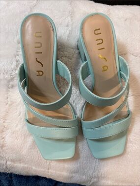 Unisa Mint Strappy Square-Toe Block Heel Sandals